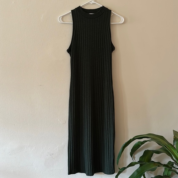 Green Sleeveless Ribbed Midi Dress Size M - Picture 2 of 5